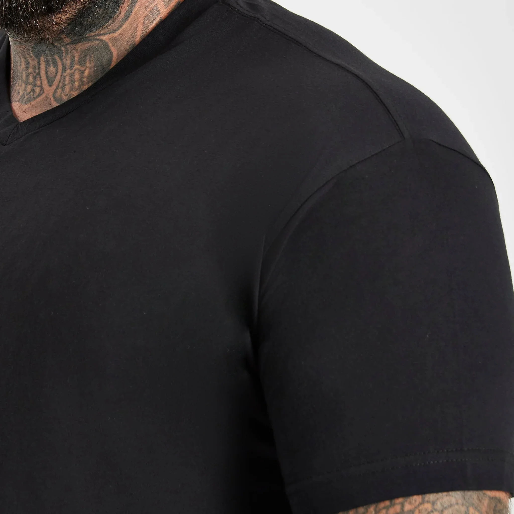 Essentials V-Neck 3-Pack - Image 3