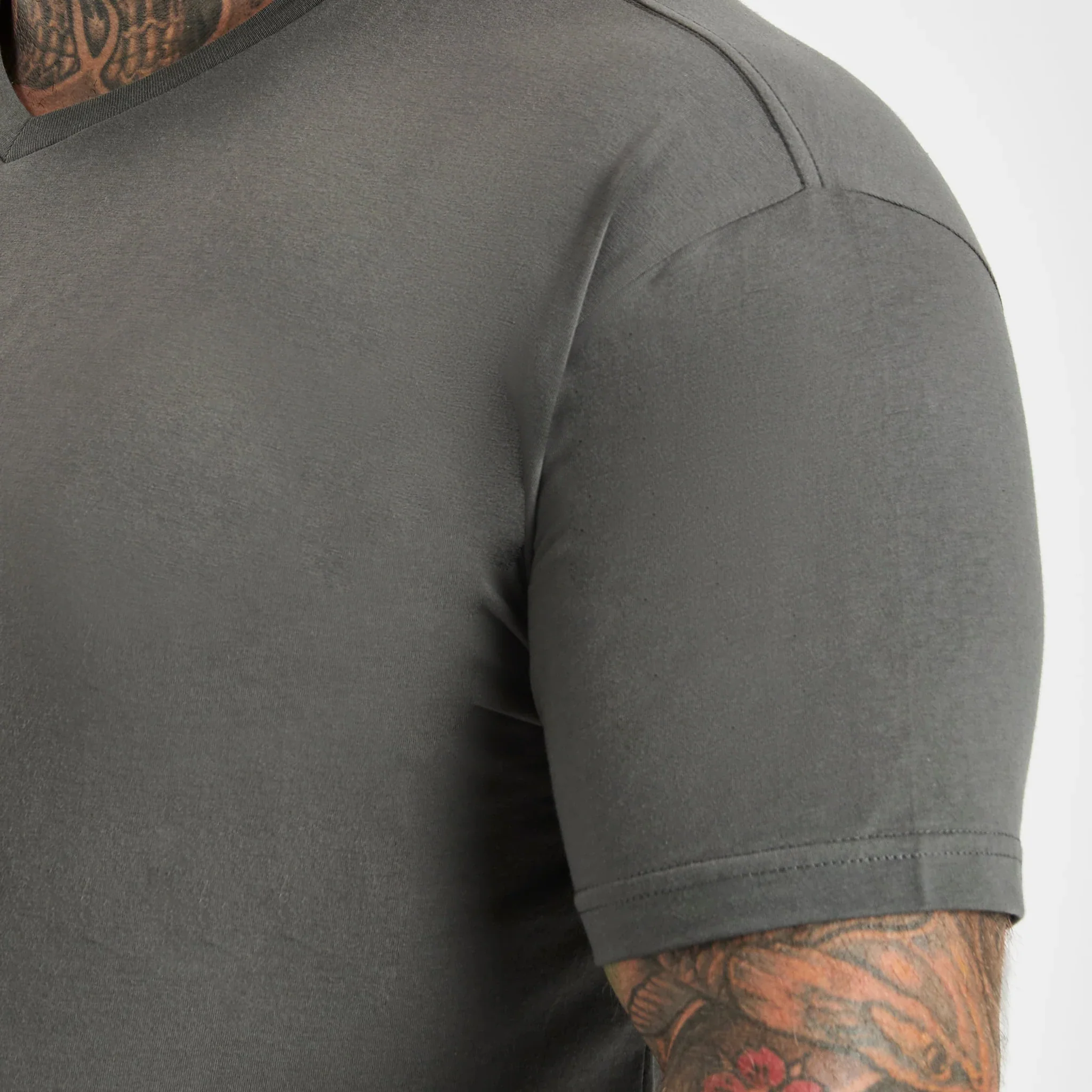 Essentials V-Neck 3-Pack - Image 7