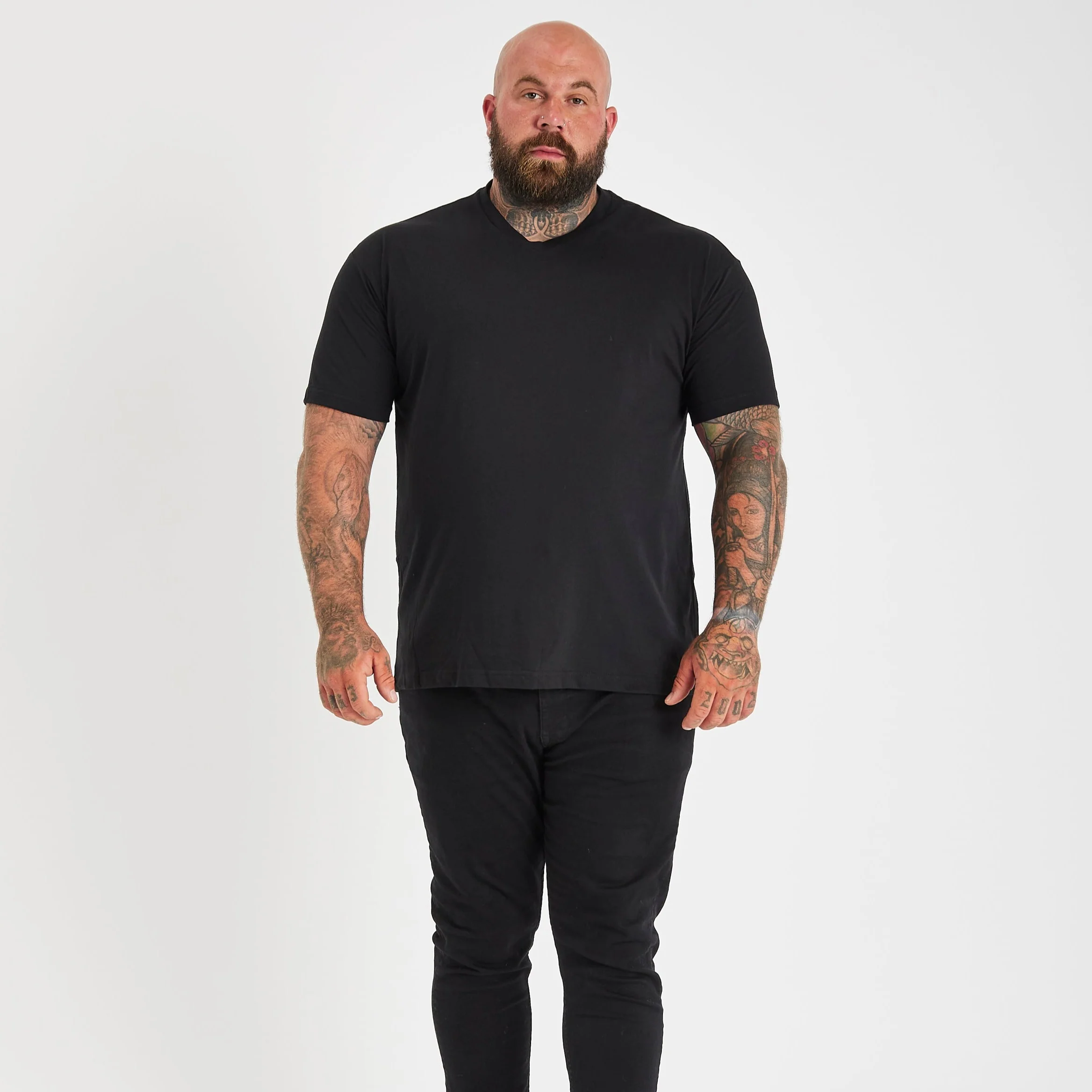 V-NECKS - Image 5